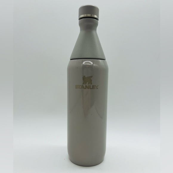 STANLEY UNISEX INSULATED THERMOS/TRAVEL INSULATED WATER BOTTLE 20 OZ - Picture 1 of 13